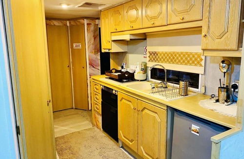 Geroskipou House | Nefeli's Dollhouse Caravan 10 min from Airport 700 meters from Yeroskipou Beach