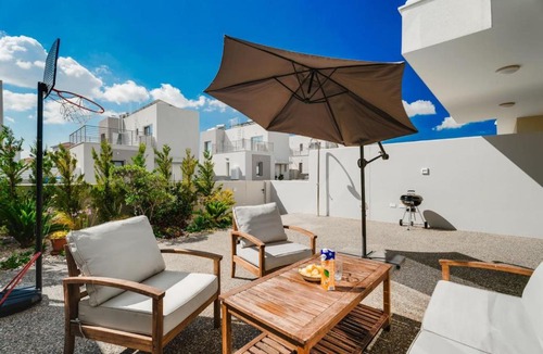 Kapparis Apartment | NEW 2Br Maisonette in Luxury Resort Pool Beach