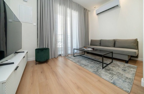 Historical Center Apartment | New central studio with balcony