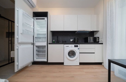 Historical Center Apartment | New Centre Studio with Balcony