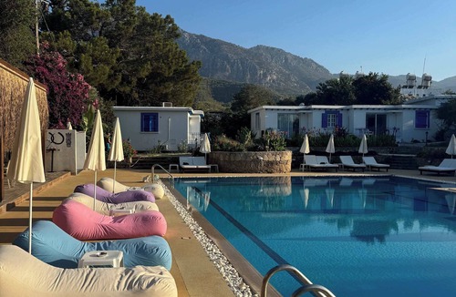 Kyrenia District House | One bedroom Bungalow with pool and mountain views