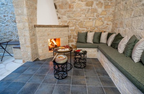 Lofou Apartment | Palazzino Luxury Suites