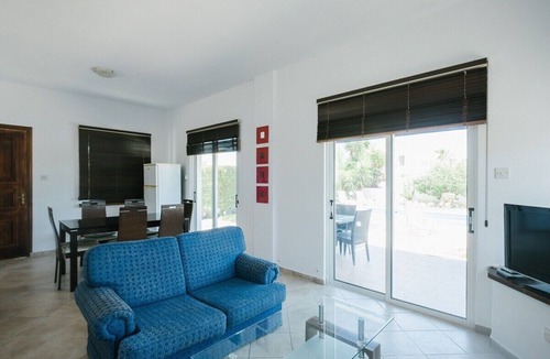 Latchi Villa | Palm Villa 1 with Private Garden & Pool - Close to the Beach & Ideal for Family/Group Holidays!