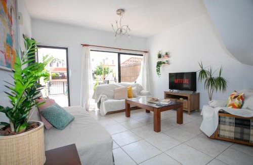 Pyla House | Palmove Near Yiannades Beach