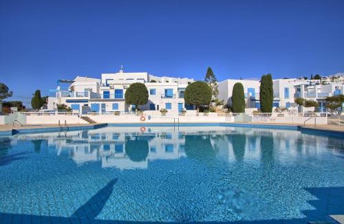 Chlorakas Apartment | Paphos - 2 Bed Apt, Amazing Sea Views, Pool, 15 Min Walk to Beach