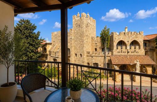 Paphos Apartment | Paphos Eye 360 Roman Hotel, Lighthouse & Sea View