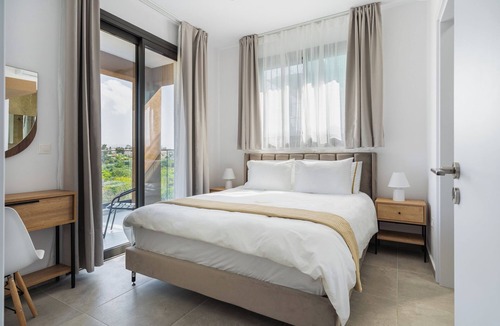 Trachoni Apartment | Park View Retreat Limassol Pool & Free Parking