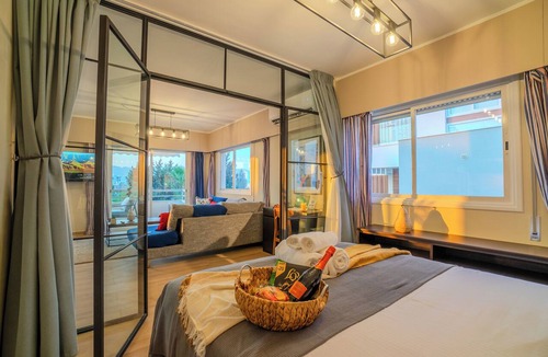 Neapolis Apartment | Perfect for Families, Beach 3 Min Away