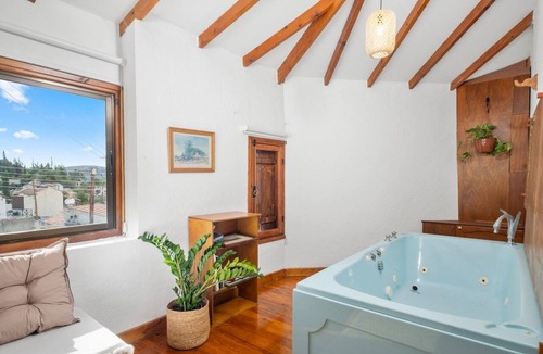 Laneia Cottage | Phaedrus Living: Lania Traditional Cottage