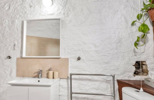 Laneia Cottage | Phaedrus Living: Lania Traditional Cottage