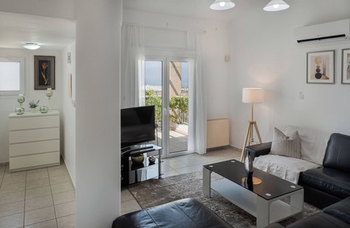 Chlorakas Apartment | Phaedrus Living: Seaview Hilltop Maisonette