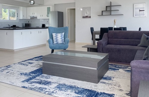 Mesa Chorio Apartment | Phaedrus Living Sunset View Flat Mesogi
