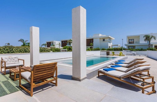 Softades Villa | Pool Villa with 3BR Near Beach in Softades