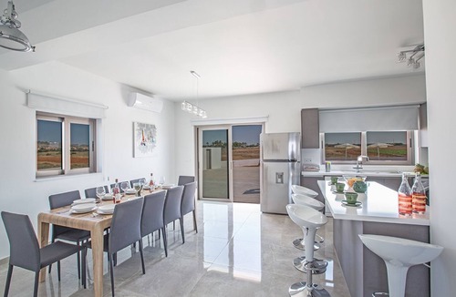 Paralimni Villa | Protaras Holiday Villa GA98 - a villa that sleeps 12 guests in 6 bedrooms