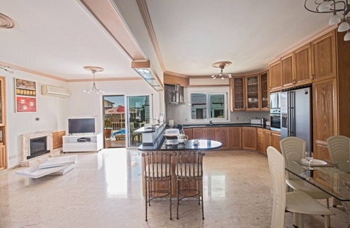 Paralimni Villa | Protaras Papas Family Villa AN75 - a villa that sleeps 10 guests in 5 bedrooms
