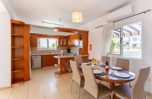 Pegeia Villa | Queens Paradise 1 - Three Bedroom Villa, Sleeps 6