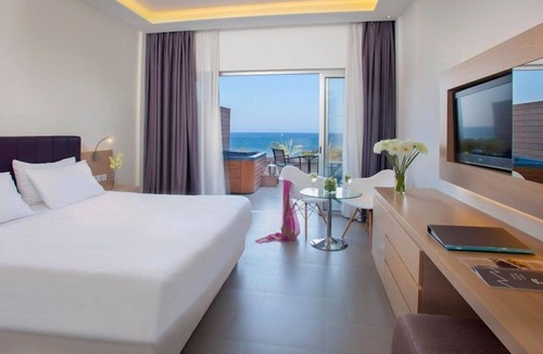 Potamos tis Germasogeias Apartment | R 181 Royal Apollonia Half Board Included | Sea Views | Deluxe Spa Room Sea View with Private Outdo