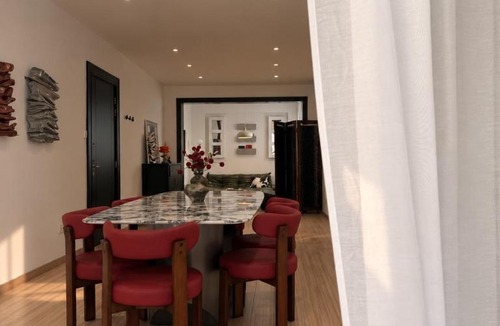 Lykabittos Apartment | Refined Retreat - central flat with pool table