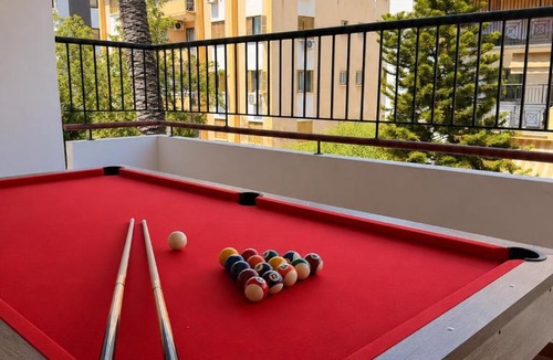 Lykabittos Apartment | Refined Retreat - central flat with pool table