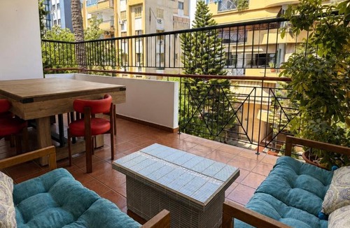 Lykabittos Apartment | Refined Retreat - central flat with pool table