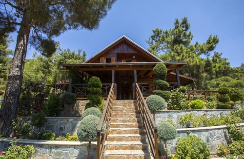 Spilia Ski Chalet | Ricky Chalet Near Troodos