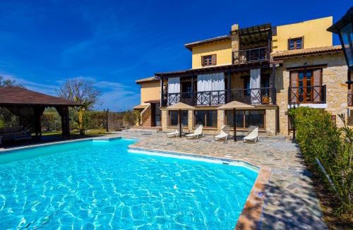 Peristerona Villa | River View House