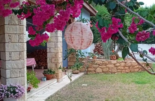 Agios Athanasios House | Room in a Traditional House near the sea
