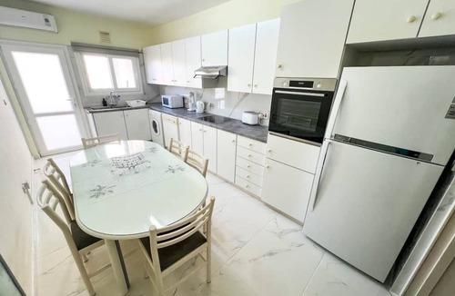 Agios Tychon House | Samson Sea Breeze, 3bed sleeps 6, free WiFi
