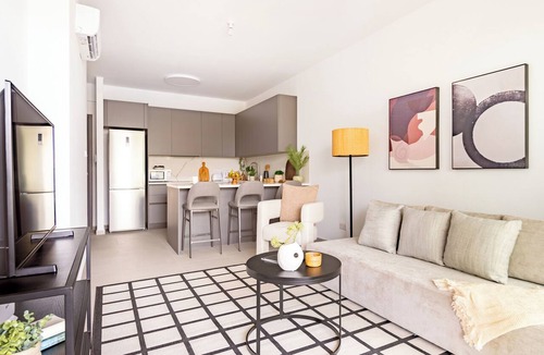 Vasa Koilaniou Apartment | Sanders Limassol Park - Chic 1 bdr apt with balcony