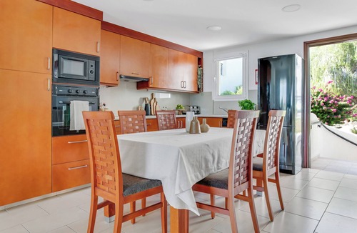 Chlorakas Apartment | Sanders Seaview - Comfortable 1 Bdr Apt