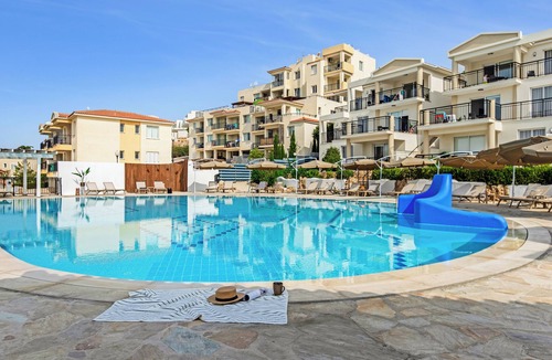 Chlorakas Apartment | Sanders Seaview - Tasteful 2 Bdr Apt