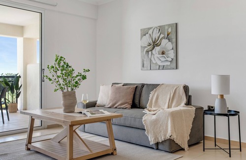Chlorakas Apartment | Sanders Seaview - Warm 2 Bdr Apt with Seaview