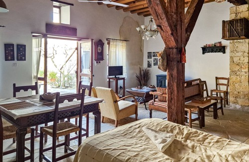 Vasa Koilaniou Apartment | Sanders Village - Pleasant Studio w - Garden View