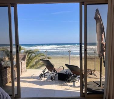 Larnaca Apartment | Sandy Kisses