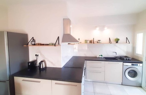 Historical Center Apartment | Sea Breeze Central, 2bed, sleeps 4, Wi-Fi, Sat TV