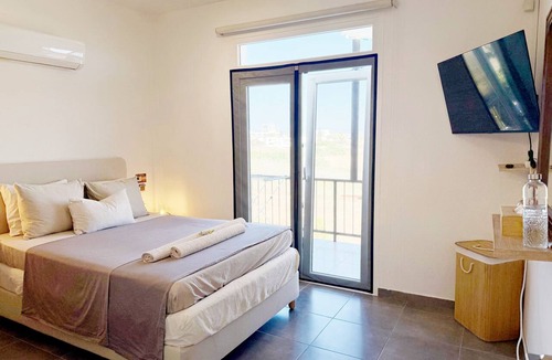 Oroklini Villa | Sea View Oasis: Private Room, Beach, Pool, Gym