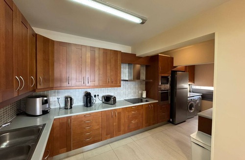 Neapolis Apartment | Seaview Limassol Apartment 602 (Limassol)