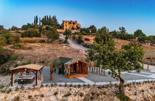 Peristerona Cabin | Seaview Wooden Cabin With Jacuzzi