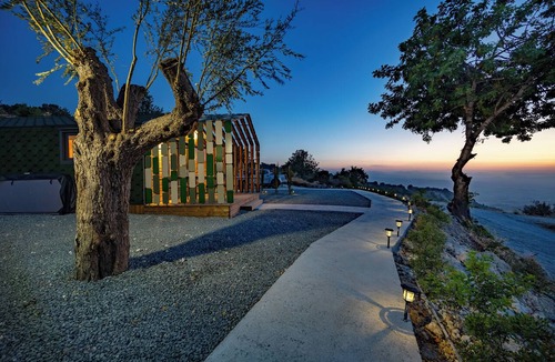 Peristerona Cabin | Seaview Wooden Cabin With Jacuzzi