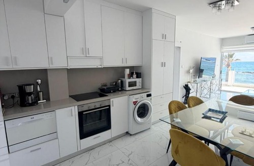 Paphos Apartment | Signature Infinite Sea View - Harbour Luxury Apartment 106