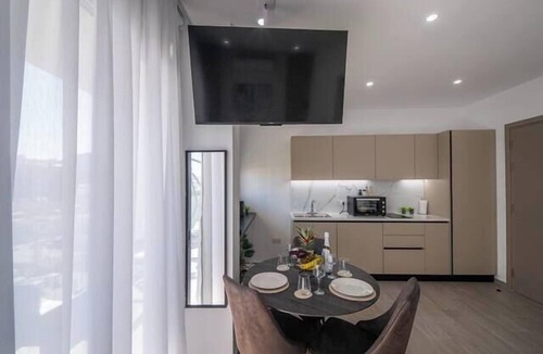 Larnaca City Centre Apartment | Skyline Luxury Studio, Ermou Larnaca by Finikoudes