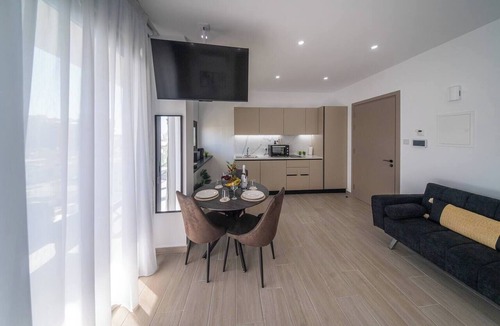 Larnaca City Centre Apartment | Skyline Luxury Studio, Ermou Larnaca by Finikoudes