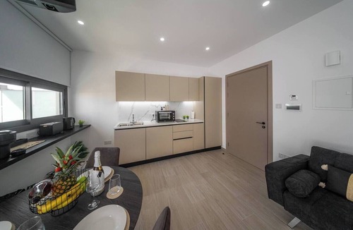 Larnaca City Centre Apartment | Skyline Luxury Studio, Ermou Larnaca by Finikoudes