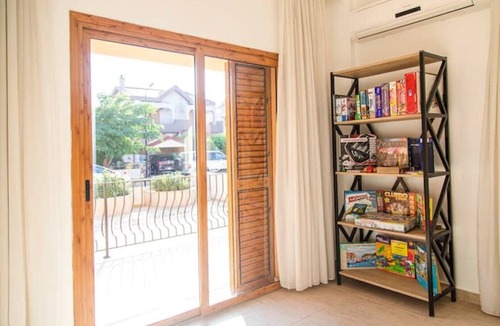 Trikomo Villa | Spacious Quiet Family Villa With Panoramic Views. 1 min to Waterpark & Beach