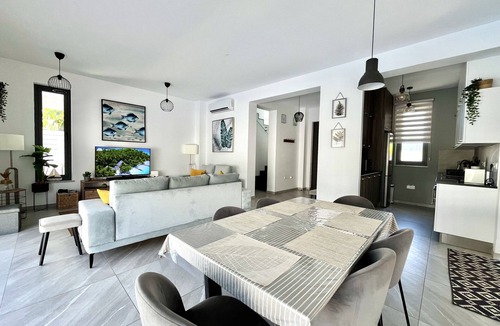 Pernera Villa | STAY Villa Palm