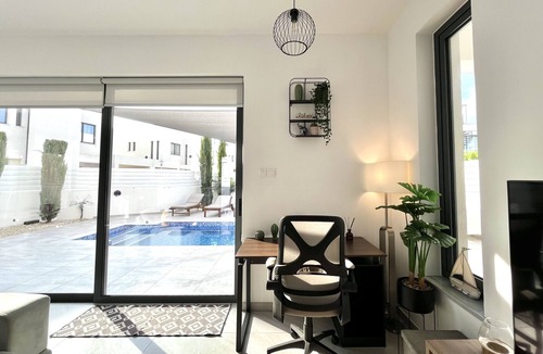 Pernera Villa | STAY Villa Palm