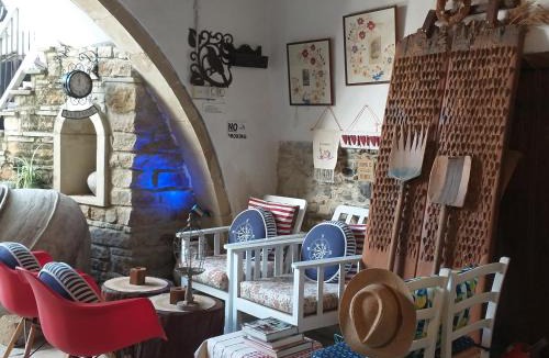 Kalavasos Hotel | Stratos ArtDeco House