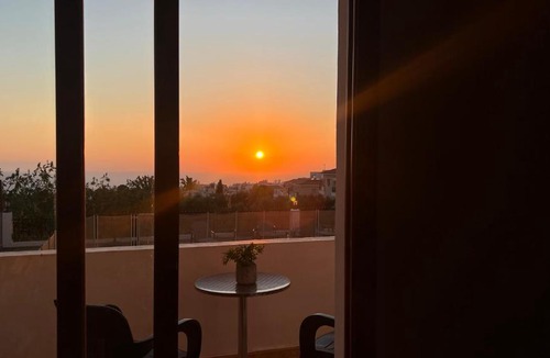 Kissonerga Apartment | Sunset Sea View Retreat with pool