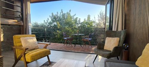 Pyrgos Ski Chalet | The Zephyr House -2-