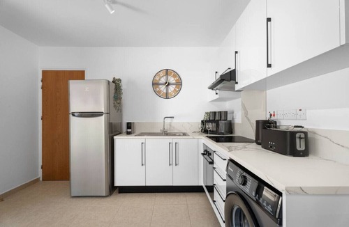 Kapparis Apartment | Thea Court Seaview Retreat